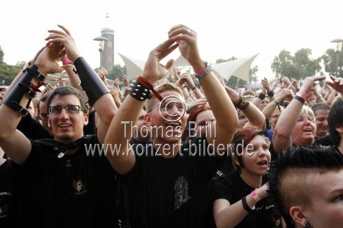 Deutsche Mittelalter-Folk-Rock-Band Schandmaul gastiert auf ihrer 