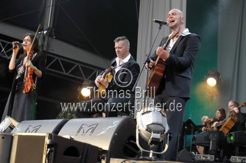 Deutsche Mittelalter-Folk-Rock-Band Schandmaul gastiert auf ihrer 