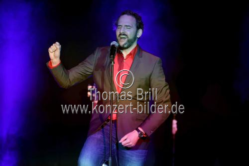 Deutscher Performance Poet Philipp (Scharri) Scharrenberg gastiert bei Eröffnungsshow 