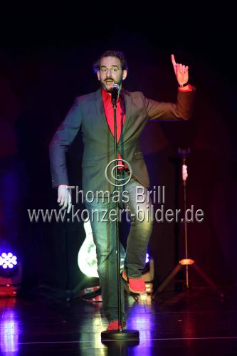 Deutscher Performance Poet Philipp (Scharri) Scharrenberg gastiert bei Eröffnungsshow 