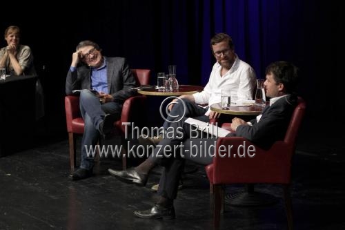 Deutsche Schauspielerin Annika Schilling, Gert Scobel und die deutschen Kulturwissenschaftler Philipp Felsch und Markus Krajewski diskutieren über „Mythen des Alltags