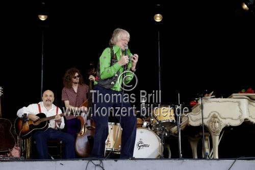 Ruhrpott-Komödiant Helge Schneider gastiert mit seiner Band auf seiner 