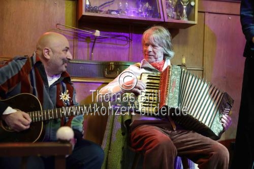 Ruhrpott-Komödiant Helge Schneider präsentiert im Tanzbrunnen Kölndas Programm seiner 