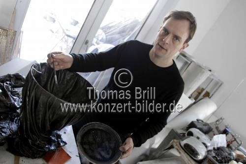 Deutsche Bildhauer Simon Schubert gastiert mit der Ausstellung 