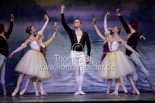 Das Russische Nationalballett aus Moskau gastiert mit Peter Iljitsch Tschaikowskys Schwanensee in der Lanxess Arena Köln (© Thomas Brill)