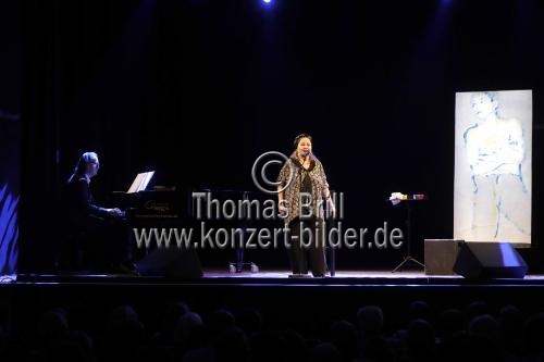 Deutsche Schauspielerin und Sängerin Hanna Schygulla gedenkt mit ihrem Programm 