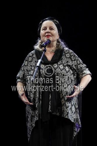 Deutsche Schauspielerin und Sängerin Hanna Schygulla gedenkt mit ihrem Programm 