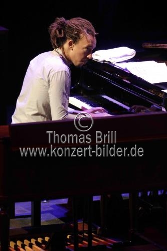 Amerikanische Jazz-Gitarrist John Scofield gastiert in Begleitung von Gerald Clayton, Steve Swallow und Bill Stewart auf seiner 