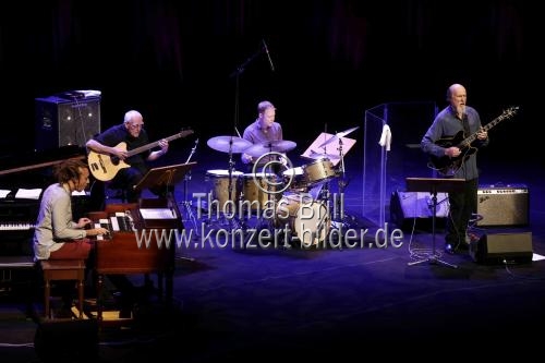 Amerikanische Jazz-Gitarrist John Scofield gastiert in Begleitung von Gerald Clayton, Steve Swallow und Bill Stewart auf seiner 