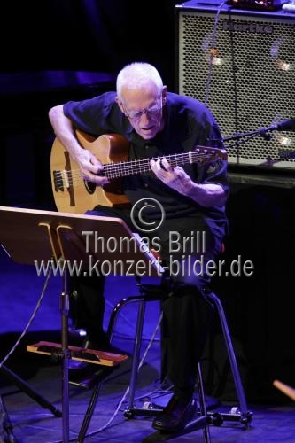 Amerikanische Jazz-Gitarrist John Scofield gastiert in Begleitung von Gerald Clayton, Steve Swallow und Bill Stewart auf seiner 