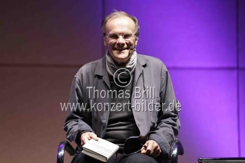 Deutsche Schauspieler Edgar Selge und Claudia Dichter sprechen über Edgar Selges Debütroman 