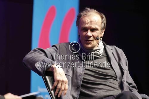 Deutsche Schauspieler Edgar Selge und Claudia Dichter sprechen über Edgar Selges Debütroman 