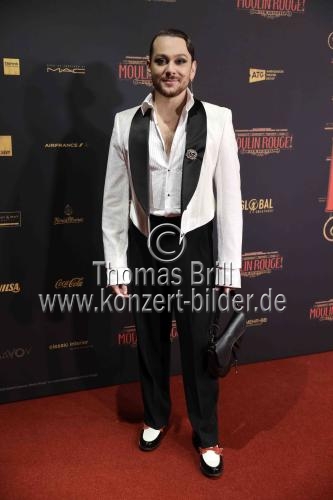 Jukebox-Musical Moulin Rouge! Das Musical feiert am 06. November 2022 im Musical Dome Köln Premiere (&copy; Thomas Brill)