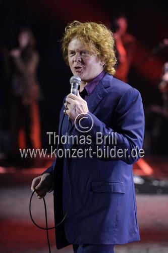 Britische Soulband Simply Red gastiert mit ihrem Sänger Mick Hucknall auf ihrer 