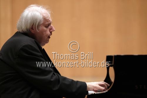Russische Pianist Grigory Sokolov gastiert mit Werken von Franz Schubert und Ludwig van Beethoven in der Philharmonie Köln (&copy; Thomas Brill)