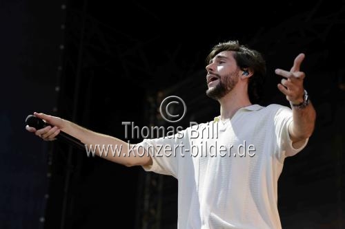 Spanisch-deutscher Popsänger Álvaro Soler gastiert auf seiner 