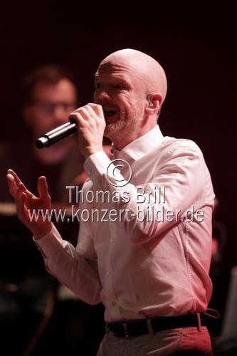 Britische Pop-Musiker Jimmy Somerville gastiert mit seiner Band auf seiner 