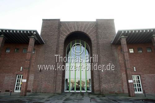 Staatenhaus an den Rheinhallen in Köln-Deutz am Rheinufer (© Thomas Brill)