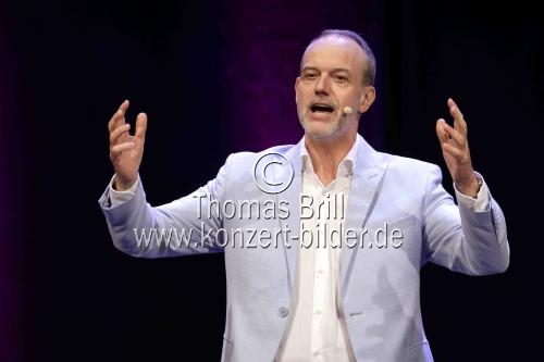 Deutscher Kabarettist René Steinberg gastiert bei der Eröffnungsshow 
