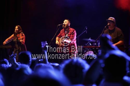 Kanadische Folkpopband The Strumbellas gastiert auf ihrer 