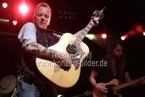 Kanadischer Musiker Kiefer Sutherland gastiert auf seiner 