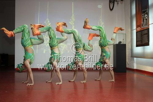 Swan Lake  Die Akrobatik-Sensation aus Asien gastiert  vom 11. bis 26. Oktober im Musical Dome Köln (© Thomas Brill)