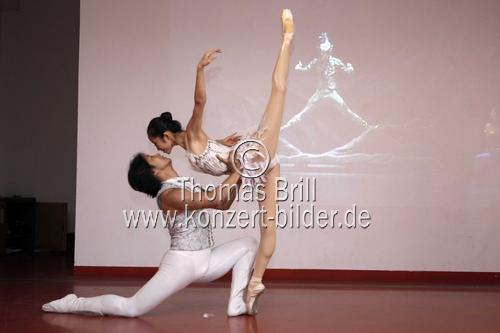 Swan Lake  Die Akrobatik-Sensation aus Asien gastiert  vom 11. bis 26. Oktober im Musical Dome Köln (© Thomas Brill)