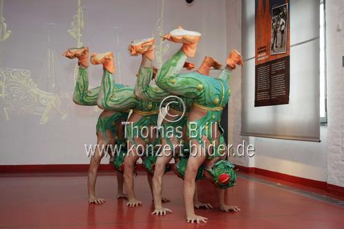 Swan Lake  Die Akrobatik-Sensation aus Asien gastiert  vom 11. bis 26. Oktober im Musical Dome Köln (© Thomas Brill)