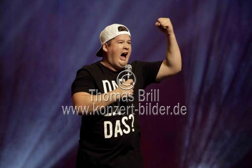 Deutscher Stand-up-Comedian Chris Tall gastiert mit seinem Programm 