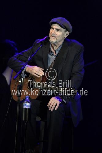 Amerikanischer Folkrock-Sänger James Taylor gastiert auf seiner 