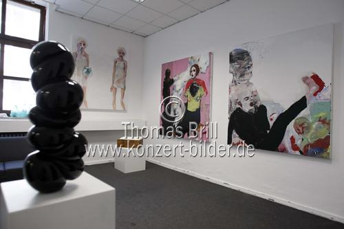 Galerie Filser & Gräf mit Gemälden ohne Titel von Moritz Michels bei der Ausstellung Tease Art Fair 3, die vom  23. bis 26. April 2009 im RheinTriadem, Köln gastiert (© Thomas Brill) Galerie Filser & Gräf mit Gemälden ohne Titel von Moritz Michels bei der Ausstellung Tease Art Fair 3, die vom  23. bis 26. April 2009 im RheinTriadem, Köln gastiert (© Thomas Brill)