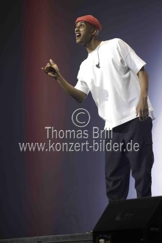 Deutsche Komiker Teddy Teclebrhan gastiert mit seinem Neuen Programm in der Lanxess-Arena Köln (&copy; Thomas Brill)
