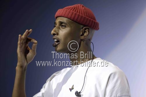 Deutsche Komiker Teddy Teclebrhan gastiert mit seinem Neuen Programm in der Lanxess-Arena Köln (&copy; Thomas Brill)