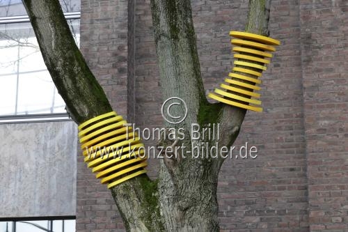 Die Ausstellung „Textile Baumskulpturen – Urbane Zeichen“ des Künstlerpaars Barbara Esser und Wolfgang Horn gastiert vom 26. Februar bis Oktober 2026 im Museum für Angewante Kunst in Köln (&copy; Thomas Brill)