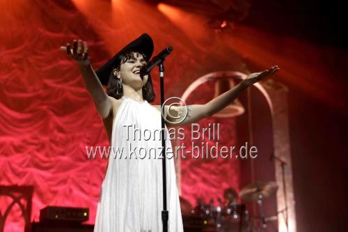 Britische Rockband The Last Dinner Party gastiert auf ihrer 