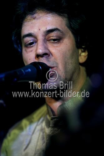 Britische Post-Punk-Band The Monochrome Set gastiert mit seinem Sänger Bid in der King George Klubbar Köln (&copy; Thomas Brill)