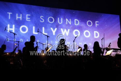 The Soundof Hollywood - Filmmusikproduktion des City of Prague Philharmonic Orchestra unter der Leitung des britischen Dirigenten Nic Raine gastiert in der Lanxess-Arena Köln (&copy; Thomas Brill)