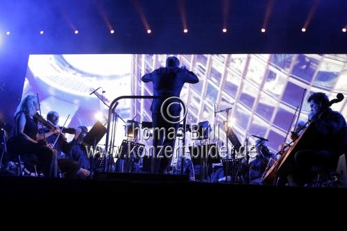 The Soundof Hollywood - Filmmusikproduktion des City of Prague Philharmonic Orchestra unter der Leitung des britischen Dirigenten Nic Raine gastiert in der Lanxess-Arena Köln (&copy; Thomas Brill)