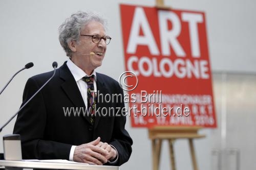 Deutsche Galerist Raimund Thomas erhält den mit 10 000 Euro dotierten Art-Cologne-Preis 2016 im Historischen Rathaus der Stadt Köln (© Thomas Brill)