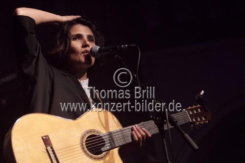 Britische Sängerin Tanita Tikaram gastiert auf ihrer 