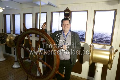 Die Ausstellung „Titanic: Eine Immersive Reise“ gastiert vom 07. Februar bis 29. Juni 2025 im Ex-Autohaus, Oskar-Jäger-Straße 99 in Köln (© Thomas Brill)