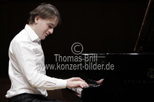 Russische Pianist Daniil Trifonov gastiert mit Werken von Igor Strawinsky, Claude Debussy, Claude Debussy, Maurice Ravel und Robert Schumann in der Philharmonie Köln (&copy; Thomas Brill)