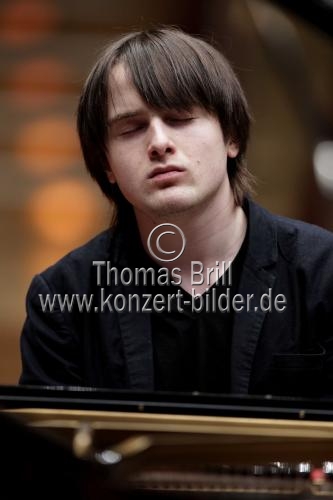 Russische Pianist Daniil Trifonov begleitet die Wiener Philharmoniker unter der Leitung des russischen Dirigenten Valery Abisalovic Gergiev in der Philharmonie Köln (&copy; Thomas Brill)