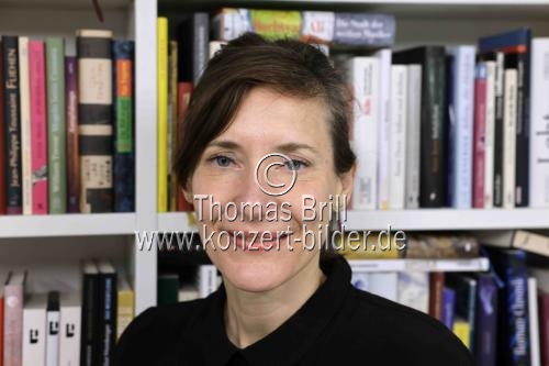 Deutsche Schriftsteller Julia Trompeter und Mirko Bonné sprechen über Trompeters neuem Lyrikband 