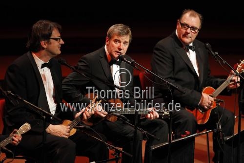 Britische komödiantische Musikgruppe The Ukulele Orchestra of Great Britain gastiert beim 21. Köln Comedy Festival in der Philharmonie Köln (© Thomas Brill)