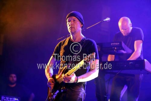 Deutsche Pop-Rock-Band Unheilig gastiert mit The Dark Tenor auf ihrer 