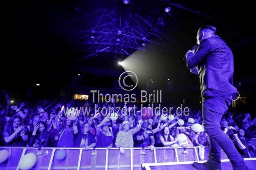 Deutsche Pop-Rock-Band Unheilig gastiert mit The Dark Tenor auf ihrer 