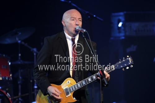 Schottischer Rock-Sänger Midge Ure gastiert auf seiner 