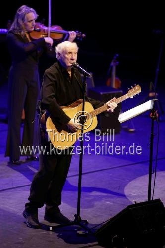 Niederländischer Sänger Herman van Veen gastiert mit seinem Programm 