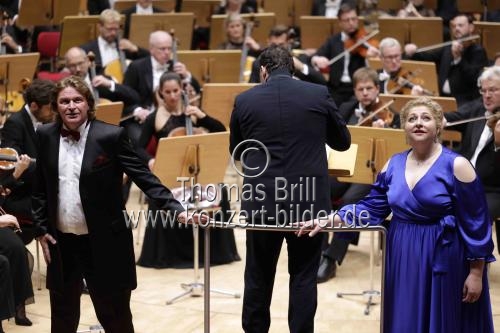 Lettische Dirigent Andris Nelsons leitet das Bayreuther Festspielorchester in der Kölner Philharmonie (© Thomas Brill)